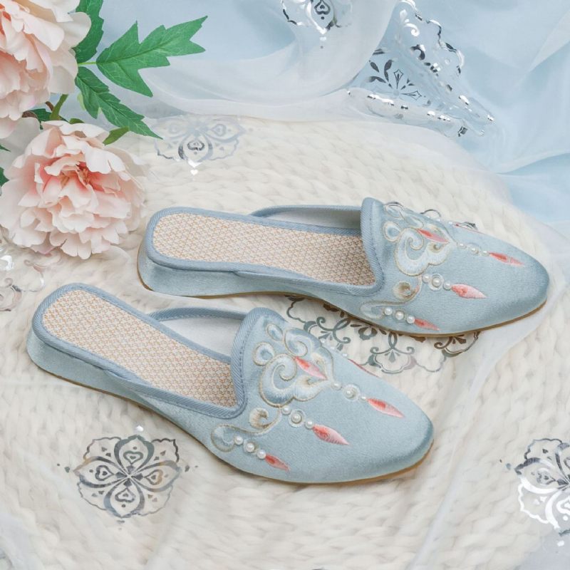 Baotou Sandalen Zomer Satijn Huis Slippers Lage Hakken Vrouwen Zachte Zolen Borduren Trouwschoenen Met Cheongsam