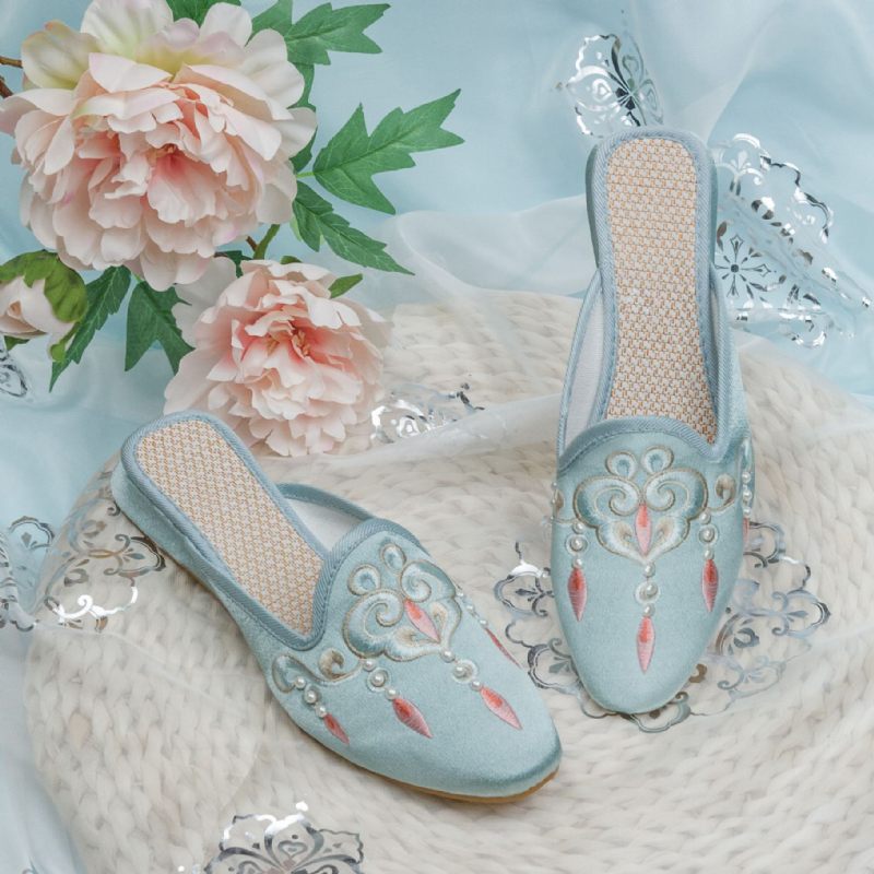 Baotou Sandalen Zomer Satijn Huis Slippers Lage Hakken Vrouwen Zachte Zolen Borduren Trouwschoenen Met Cheongsam