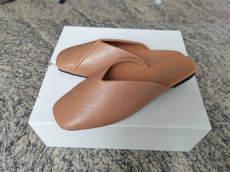 Schoenen Dames 2024 Zomer Nieuwe Vierkante Neus Grote Maat Sandalen Slippers Platte Muller