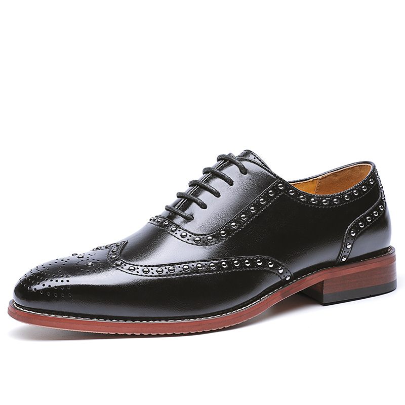 2024 Herenschoenen Nieuwe Lente Formele Kleding Schoenen Zakelijke Mannen Lage Top Retro Puntschoen Brogue Gegraveerd Jurk Mannelijke