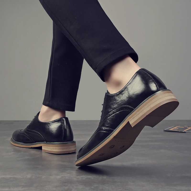 2024 Nieuwe Casual Business Geklede Schoenen Heren Brogue Trend Mode Platte