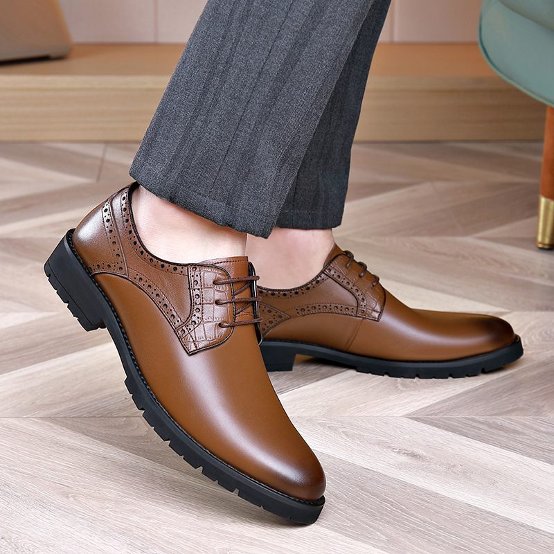 2024 Nieuwe Heren Business Casual Zwarte Brogue Schoenen Gesneden Herenschoenen Klassieke Jurk Vee