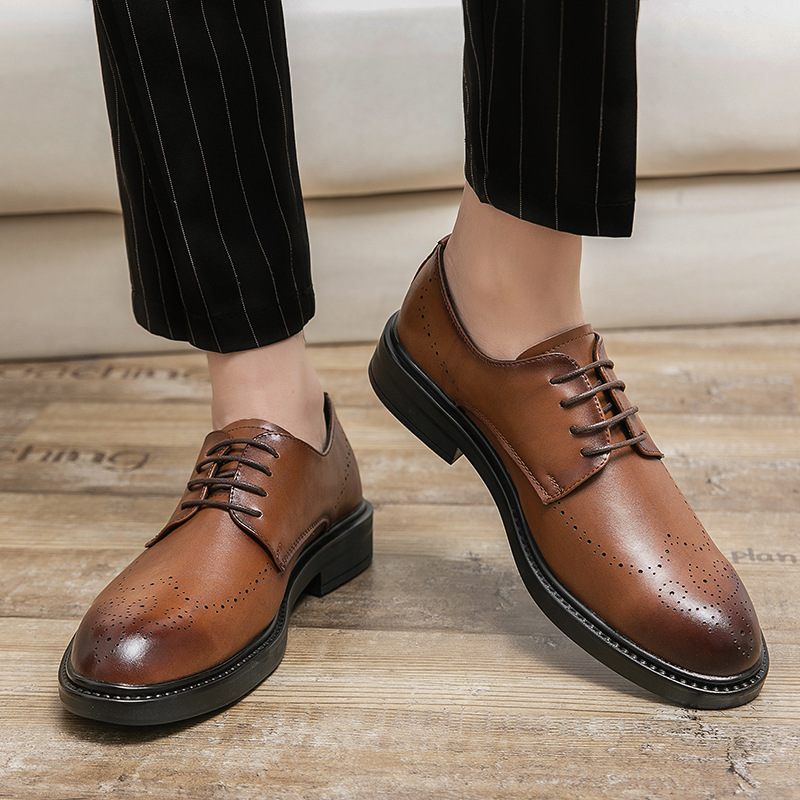 Brogue Schoenen Spitse Neus Geklede Heren Winter Nieuwe Innerlijke Verhoogde Business Casual Koeienhuid