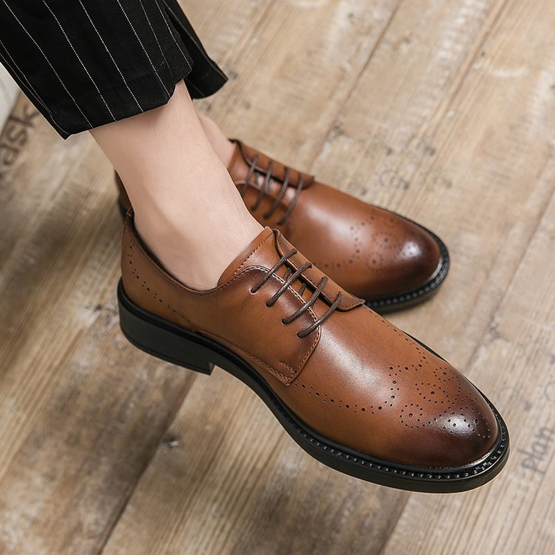 Brogue Schoenen Spitse Neus Geklede Heren Winter Nieuwe Innerlijke Verhoogde Business Casual Koeienhuid