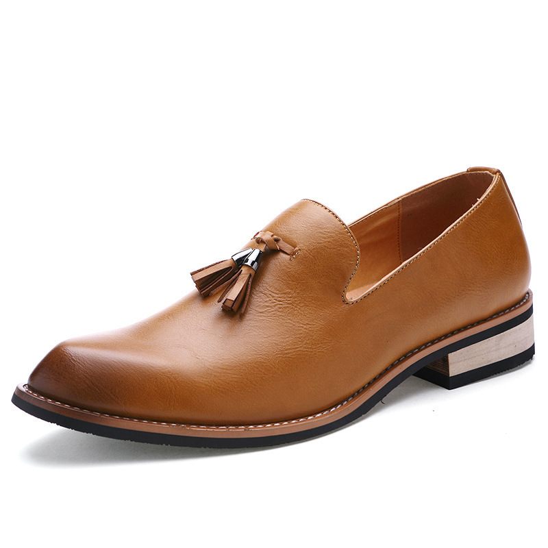 Herfst Nieuwe Brogue Schoenen Casual Loafers Mannen Kapper Puntige Teen Kleding Heren Rijschoenen Tij