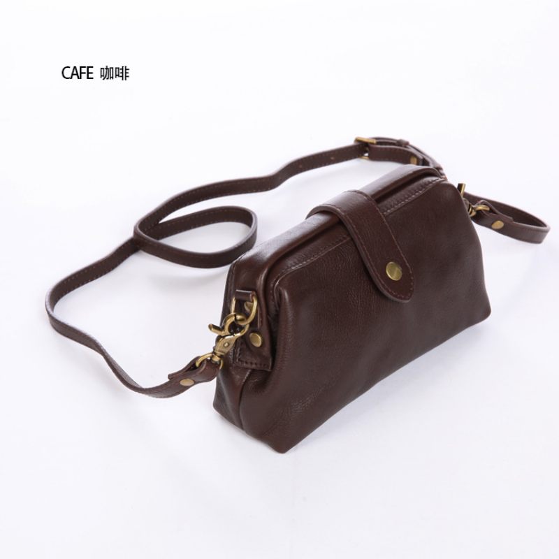 2024 Nieuwe Lederen Damestas Koeienhuid Clip Bag Casual Plantaardig Gelooid Leer Box Bag Mond Goud Mini Messenger Bag