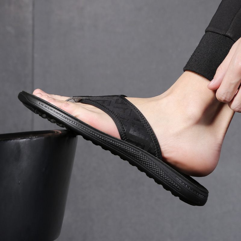 2024 Nieuwe Zomer Slippers Heren Sandalen Rijden Tweeërlei Gebruik Antislip Zachte Zolen Schoenen