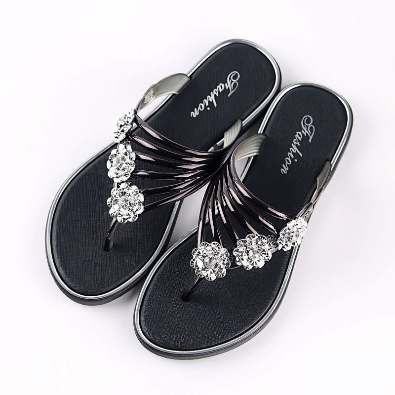 2024 Dames Slippers Zomer Sandalen Nieuwe Flat Pinch Damesschoenen Lichte Vrouwen Casual Flip-flops