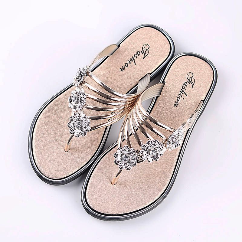 2024 Dames Slippers Zomer Sandalen Nieuwe Flat Pinch Damesschoenen Lichte Vrouwen Casual Flip-flops