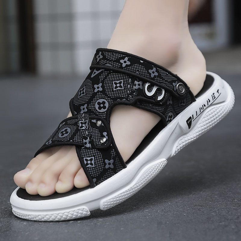 2024 Nieuwe Zomer Rijden Herenslippers Voor Tweeërlei Gebruik Casual Sandalen Pantoffels Trendy Waterdichte Strandleren Herenmodellen