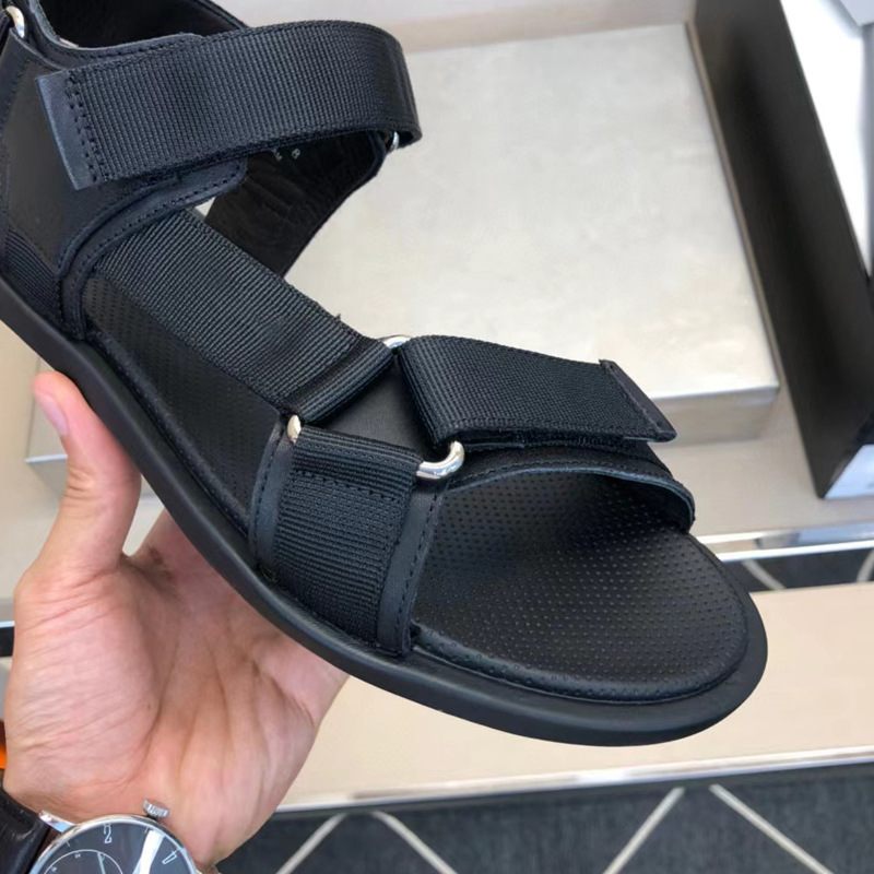 2024 Zomer Nieuwe Klittenband Herensandalen High-end Echt Lederen Herenschoenen Antislip Eenvormig Casual