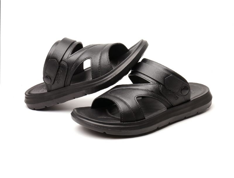 Nieuwe Zomer Heren Casual Strandschoenen Modetrend Zachte Zool Ondergrond Sandalen Pantoffels Antislip Grote Maat Schoenen