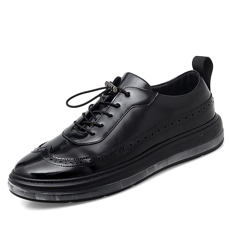 Trendy Binnenverhogende Schoenen Business Casual Geklede Heren Glanzend Lakleer Luchtkussen Brogue