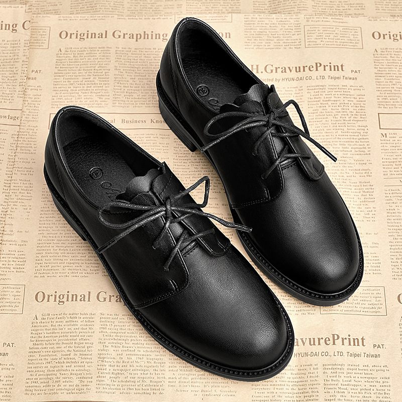 2024 Lente Nieuwe Ronde Neus Platte Schoenen Vrouwen Lace-up Brogue Ondiepe Mond Casual Loafers