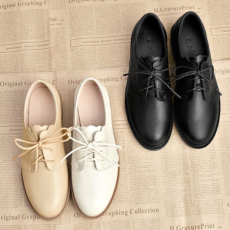 2024 Lente Nieuwe Ronde Neus Platte Schoenen Vrouwen Lace-up Brogue Ondiepe Mond Casual Loafers