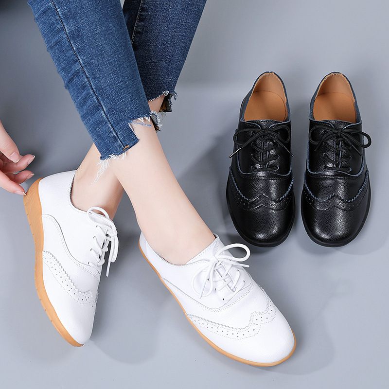 Casual Platte Schoenen Dames Brogue-schoenen Geklede Plus Fluwelen Moederschoenovertrekken Voeten Zacht Leer Zachte Bodem Erwtenschoenen