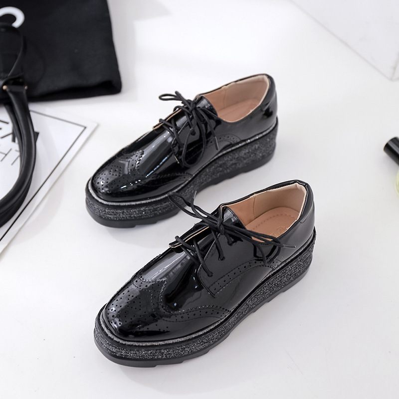 Mode Brogues Gegraveerde Kledingschoenen Lace-up Platform Platformschoenen Wig Flats Vrijetijdsschoenen