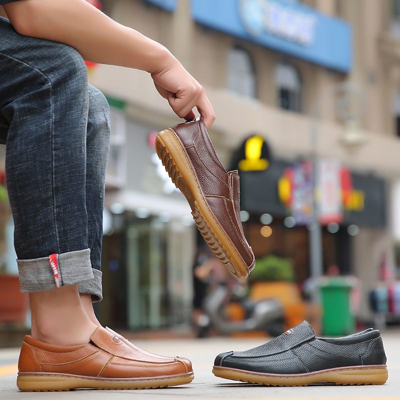 Lente Nieuwe Lederen Casual Herenschoenen Leren Zachte Bodem Platte Schoenen Ademende Instappers Met Ronde Neus