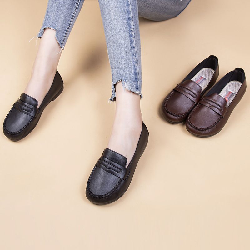 2024 Lente Nieuwe Lakleer Moeder Schoenen Slip-on Casual Mode Zachte Bodem Damesschoenen Ondiepe Mond Licht Erwten