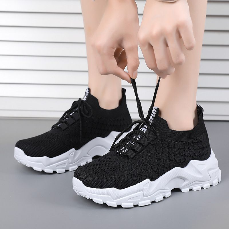 2024 Nieuwe Damesschoenen Lente Ademende Casual Trend Schoenen Mode Dames Trendy Sportschoenen Studenten Vliegende Geweven