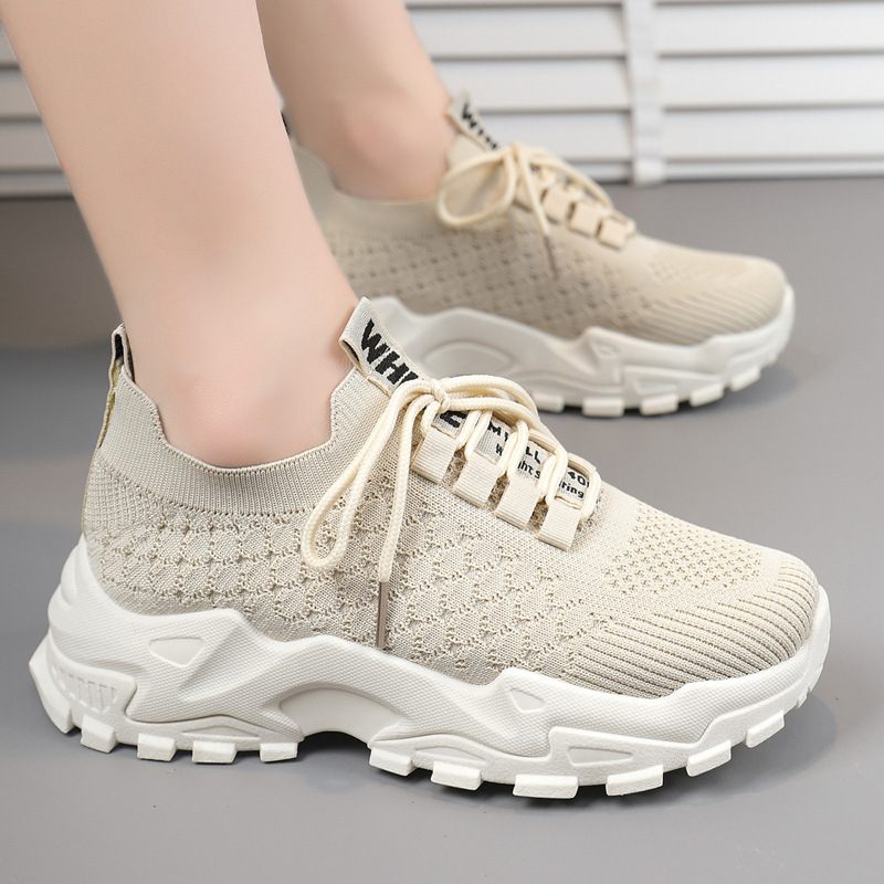 2024 Nieuwe Damesschoenen Lente Ademende Casual Trend Schoenen Mode Dames Trendy Sportschoenen Studenten Vliegende Geweven