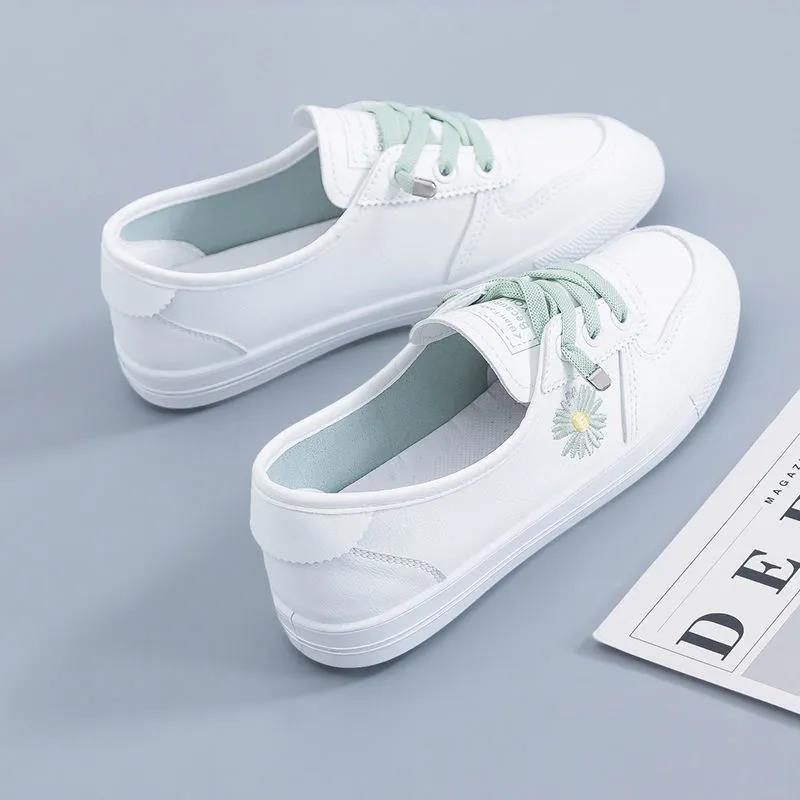 Damesschoenen 2024 Lente En Zomer Nieuwe Flat Bottom Mesh Ademende Daisy Sneakers Trendy Schoenen Doudou