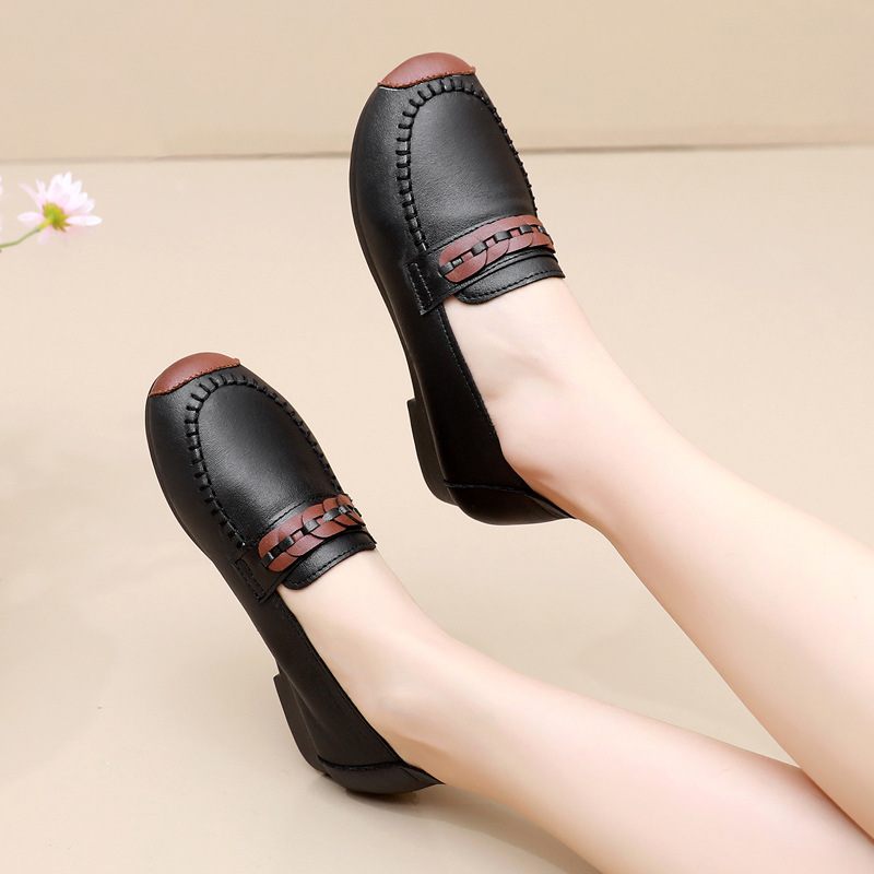 Lente Nieuwe Slip-on Casual Damesschoenen Comfortabele Mode Platte Moederschoenen Dames Schoenen Lichtgewicht Zachte Bodem Erwten