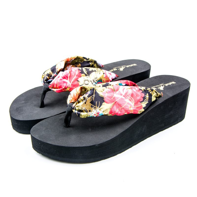 2024 Zomer Boheemse Slippers Damesslippers Met Hoge Hakken Antislip Mode Strand Sandalen Aan Zee