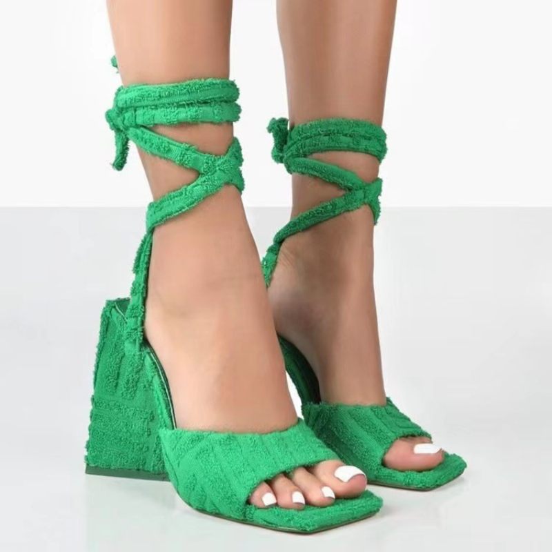 Nieuwe Vierkante Teen Chunky Hoge Hakken Sexy Sandalen Vrouwen Grote Maat Enkelband Riem Handdoek