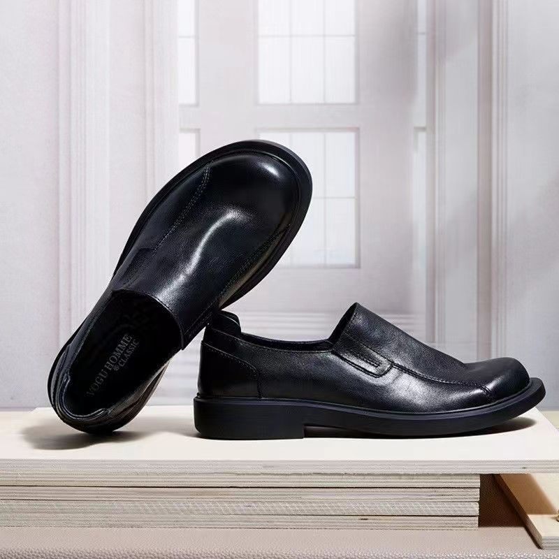 2024 Nieuwe Heren Lederen Grote Teen Formele Schoenen Slip-on Casual Ronde Neus Ademende Zakelijke