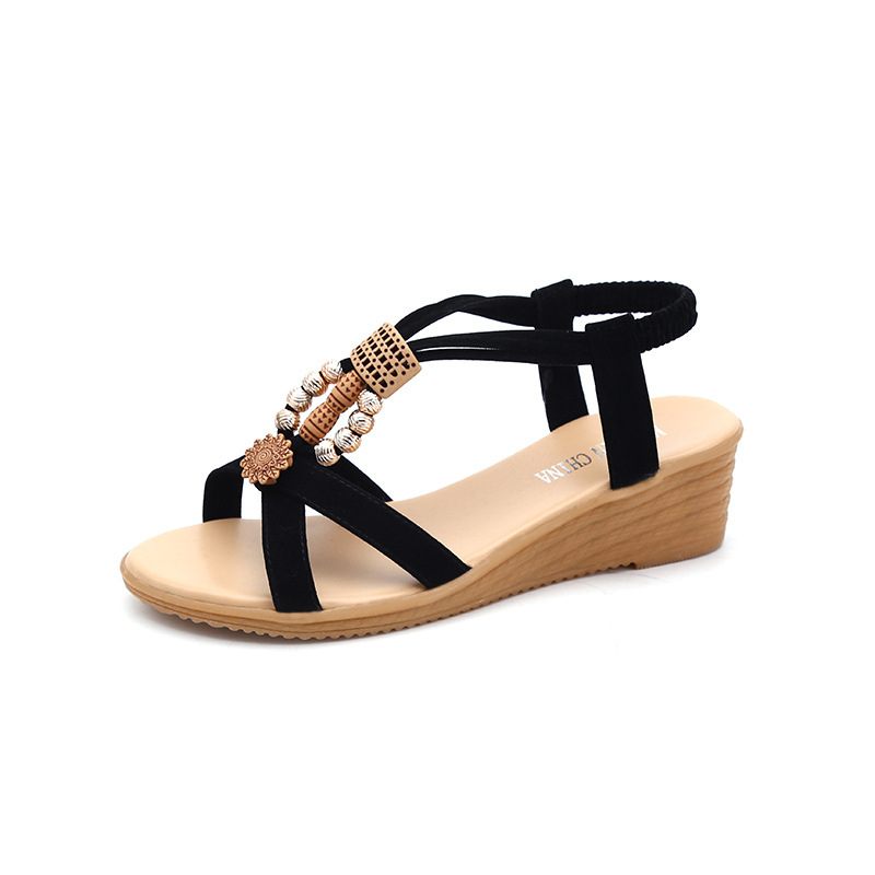 2024 Nieuwe Platte Sandalen Dames Zomer Plat Met Kralen Bohemian Open Teen Zoete Student Strand Schoenen