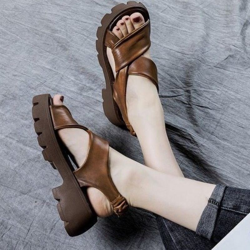 2024 Zachte Leren Sandalen Dames Middenhak Dikke Zolen Open Tenen Zomer Nieuwe Casual Damesschoenen Trendy Strappy Romeinse Schoenen Vrouwen