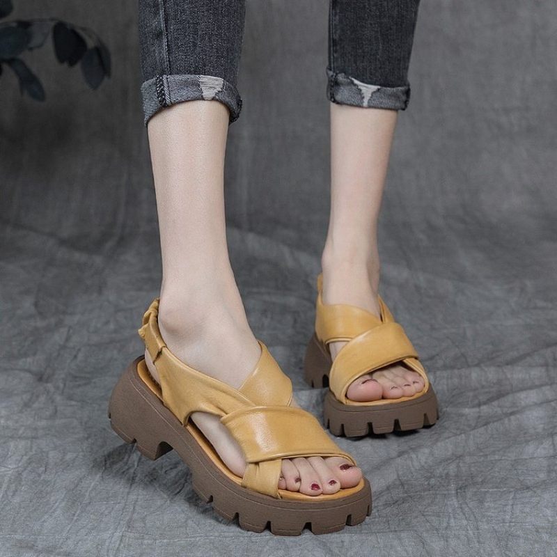 2024 Zachte Leren Sandalen Dames Middenhak Dikke Zolen Open Tenen Zomer Nieuwe Casual Damesschoenen Trendy Strappy Romeinse Schoenen Vrouwen