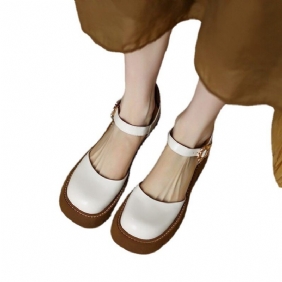 2024 Zomer Nieuwe Dikke Zolen Baotou Holle Sandalen Vrouwen Hakken Biscuit Bodem Beige Lakleer Platte Schoenen