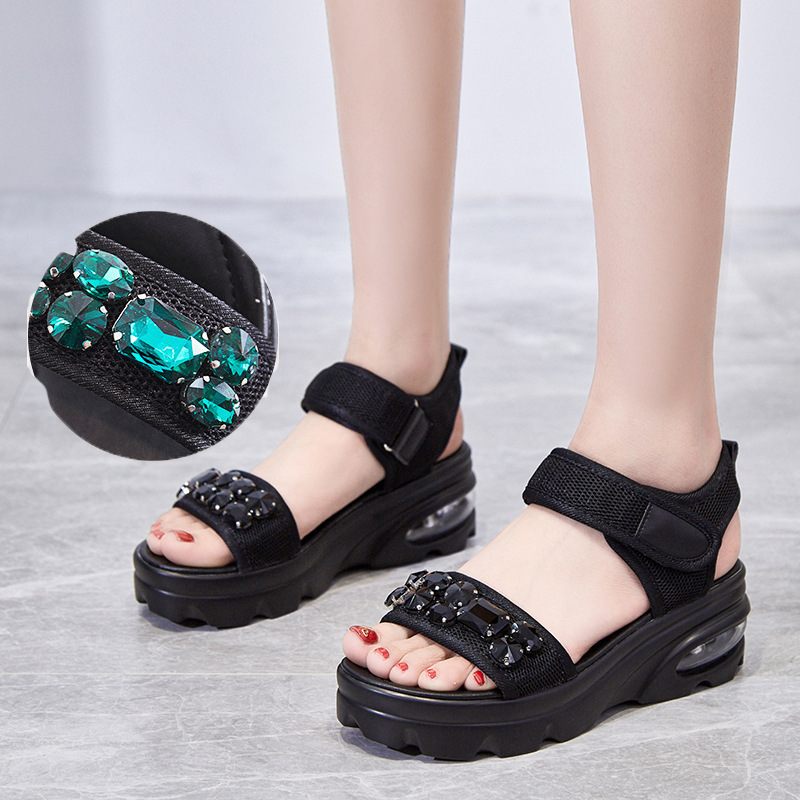 Biscuitgebak Dikke Zolen Sandalen Vrouwen 2024 Zomer Nieuwe Mode Casual Wig Strass Damesschoenen