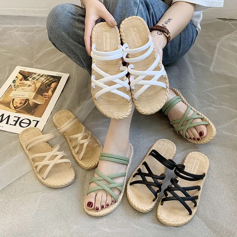 Slipper Dames 2024 Zomer Nieuwe Stijl Rome Platte Student Woord Sandalen Slippers